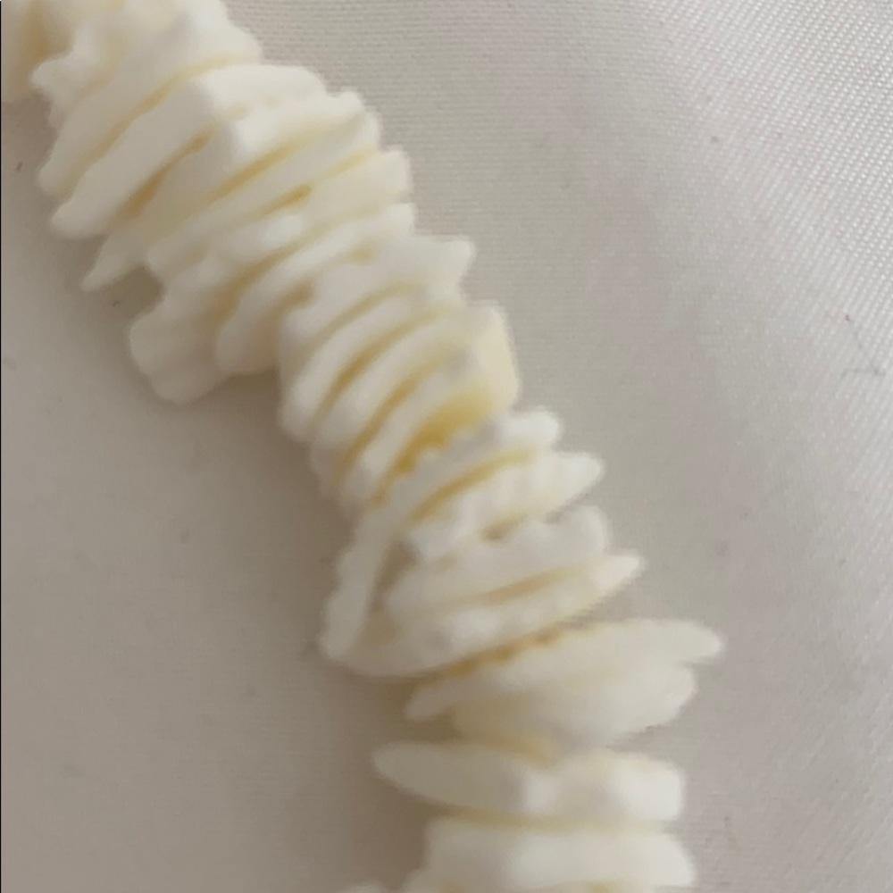 SHELL NECKLACE!!! - Picture 2 of 3